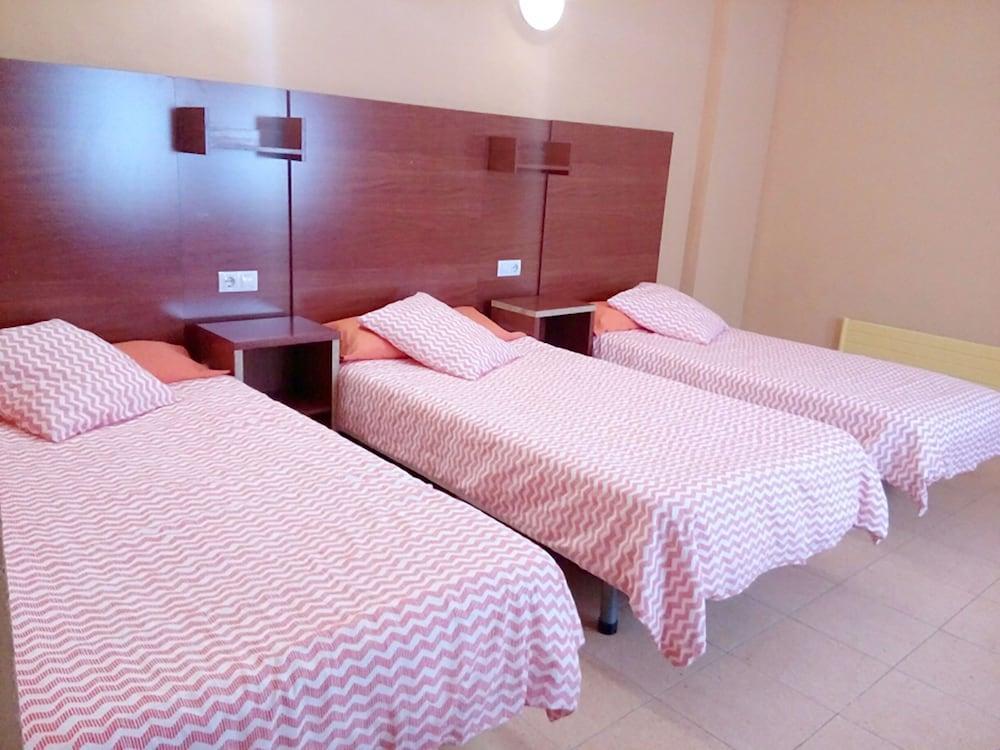 Residencia Albergue Jaca Exterior foto